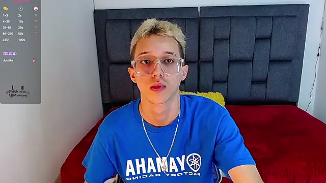 Snapshot of skinny_bigcock02 chatting on November 6, 2025, 8:24 pm skinny bigcock02 online show from November 6, 2025, 8:24 pm