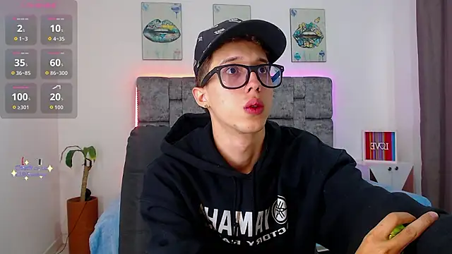 Snapshot of skinny_bigcock02 chatting on February 9, 2026, 9:02 pm skinny bigcock02 online show from February 9, 2026, 9:02 pm