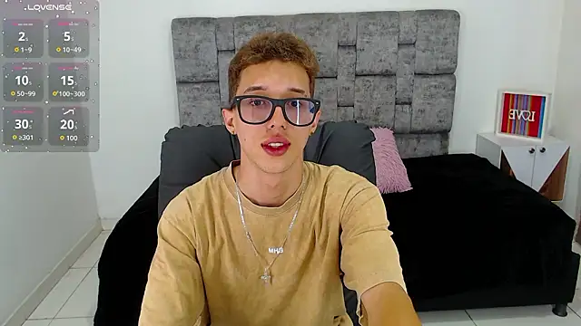 Snapshot of skinny_bigcock02 chatting on February 25, 2026, 9:36 pm skinny bigcock02 online show from February 25, 2026, 9:36 pm