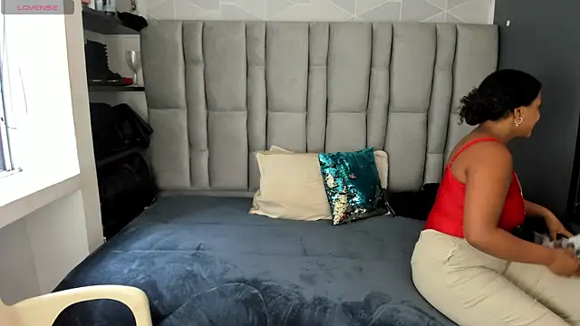 Natasha rose   online show from December 19, 2025, 7:49 pm