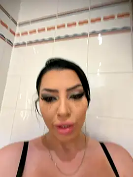 Mia Splash online show from November 28, 2025, 8:31 pm