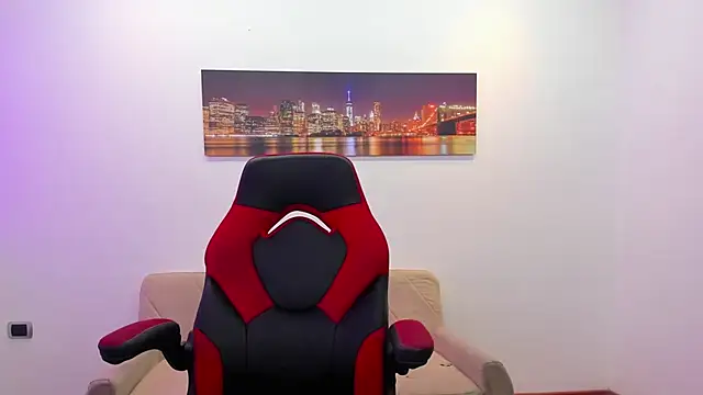 GigiHilss online show from February 21, 2025, 1:22 pm