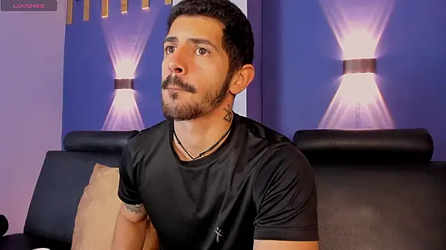 AlejandroStormm online show from February 6, 2026, 8:38 pm