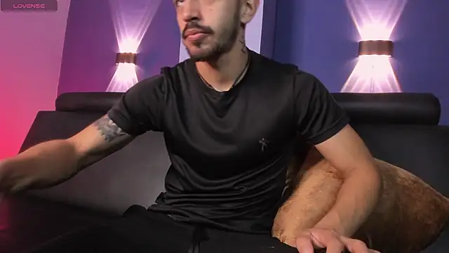 AlejandroStormm online show from February 23, 2026, 10:32 pm