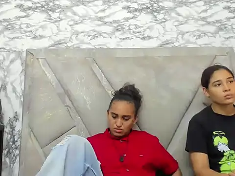 ElizaAndQuisha online show from October 4, 2025, 1:01 pm