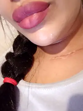 Sexlove1xo online show from November 13, 2025, 3:27 pm