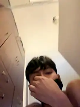 twinkperu18 online show from October 26, 2025, 2:23 am