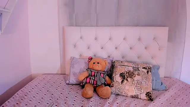 Snapshot of Emma_lorense22 chatting on January 14, 2026, 7:17 pm Emma lorense22 online show from January 14, 2026, 7:17 pm