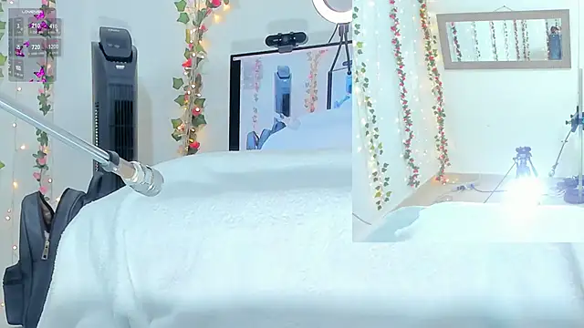 Genesis Love   online show from November 13, 2025, 9:02 am