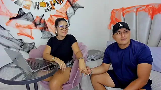 Couple fantasies69 online show from October 24, 2025, 12:09 am