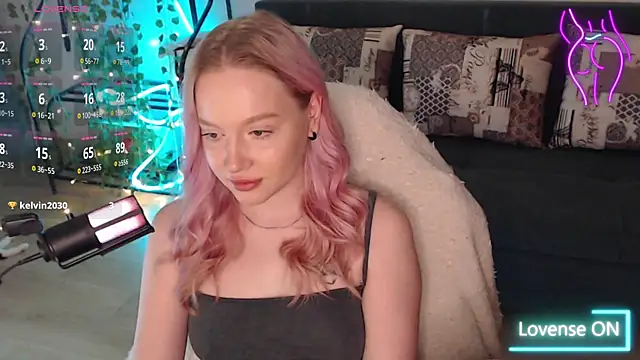 lissallor  online show from October 3, 2025, 12:39 pm