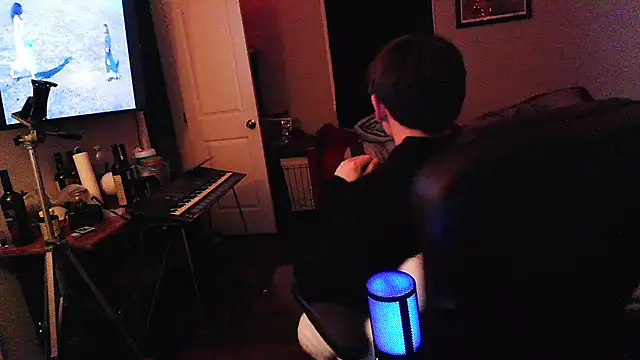 JCstrings online show from February 24, 2025, 3:02 am