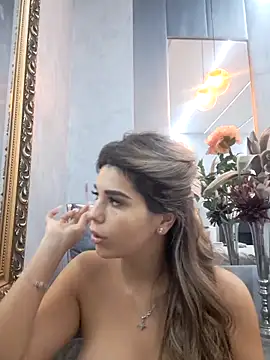 Bella Posh online show from October 20, 2025, 4:36 am