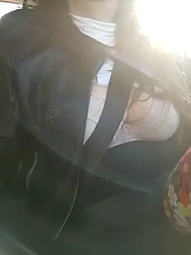 Snapshot of Erika41 chatting on February 24, 2026, 8:04 am Erika41 online show from February 24, 2026, 8:04 am