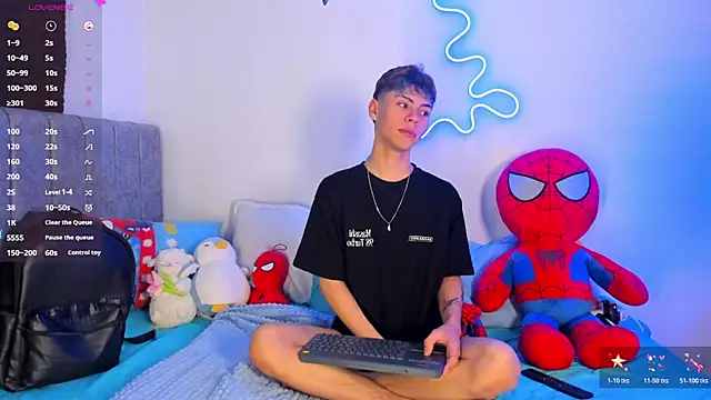 callum 77 online show from October 24, 2025, 6:56 am