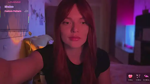 CherryRed Girl online show from June 14, 2026, 10:11 pm