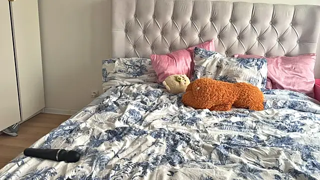  BunnyDollStella  online show from April 2, 2026, 1:07 pm