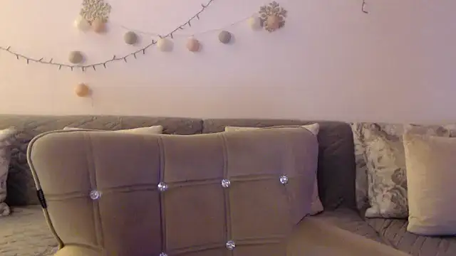 YourfantasyGiuly online show from July 17, 2026, 2:14 pm
