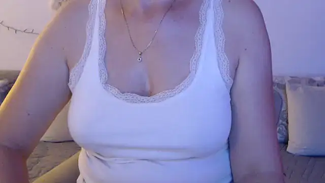 YourfantasyGiuly online show from July 13, 2026, 12:59 pm
