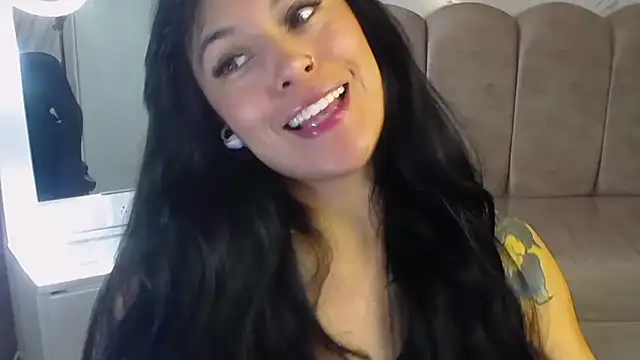 Snapshot of Isabella_Collen_v chatting on April 29, 2026, 5:41 pm Isabella Collen v online show from April 29, 2026, 5:41 pm