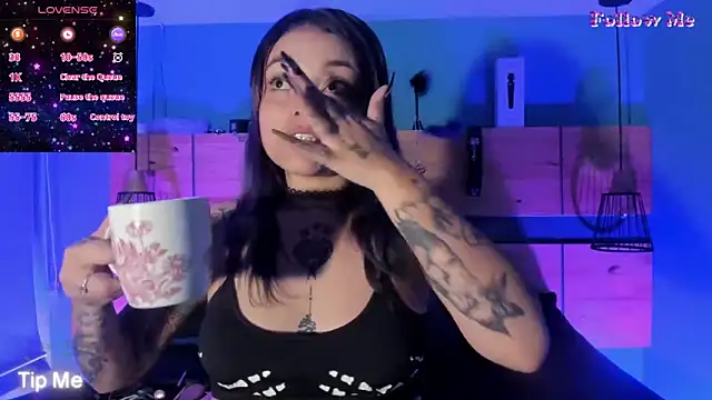 ChloeAllennn online show from December 4, 2025, 11:53 am