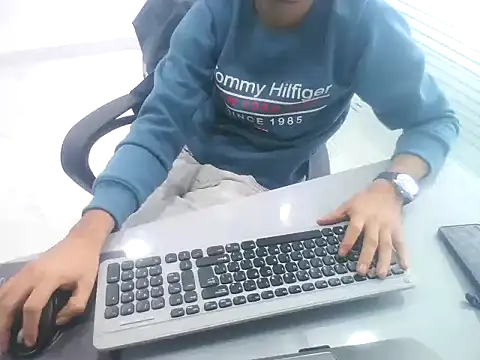 rahulkajuuu0909 online show from November 29, 2025, 9:20 am