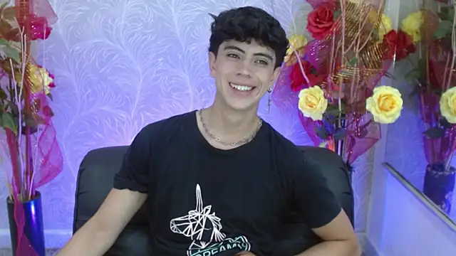 Snapshot of star_boyxx chatting on October 9, 2025, 9:15 pm star boyxx online show from October 9, 2025, 9:15 pm