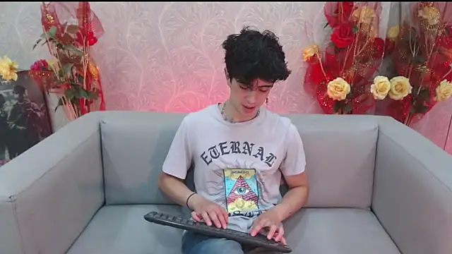 Snapshot of star_boyxx chatting on September 15, 2025, 8:42 pm star boyxx online show from September 15, 2025, 8:42 pm