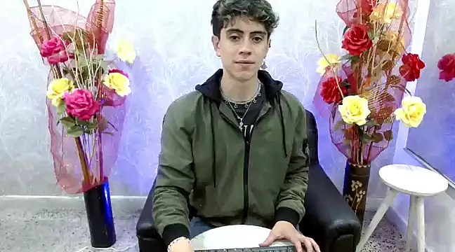 Snapshot of star_boyxx chatting on March 4, 2025, 7:43 pm star boyxx online show from March 4, 2025, 7:43 pm