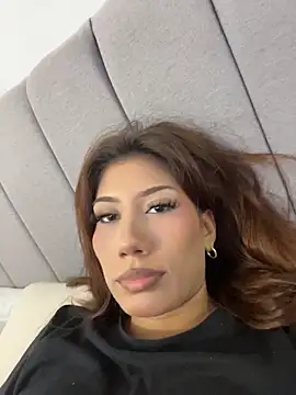 Snapshot of zarahCute chatting on June 20, 2026, 10:37 pm zarahCute online show from June 20, 2026, 10:37 pm
