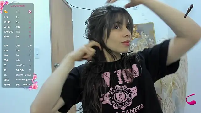 jessyegoldenn online show from December 19, 2025, 7:49 pm