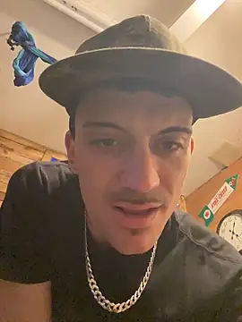 Polaroid White online show from November 22, 2025, 6:23 am