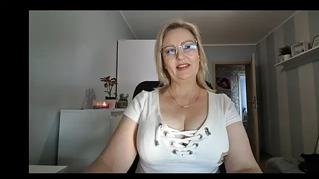 DianaLive online show from February 3, 2026, 9:25 am