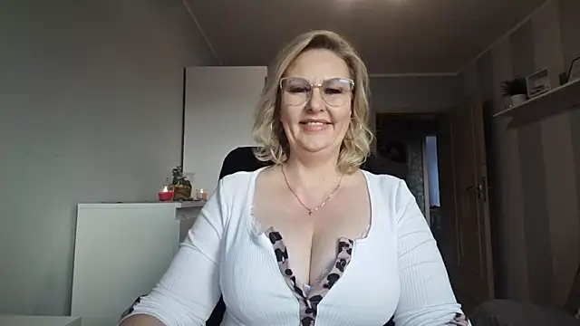 DianaLive online show from February 25, 2026, 7:30 am