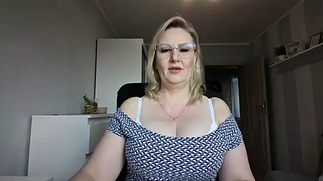 DianaLive online show from March 11, 2026, 7:13 am