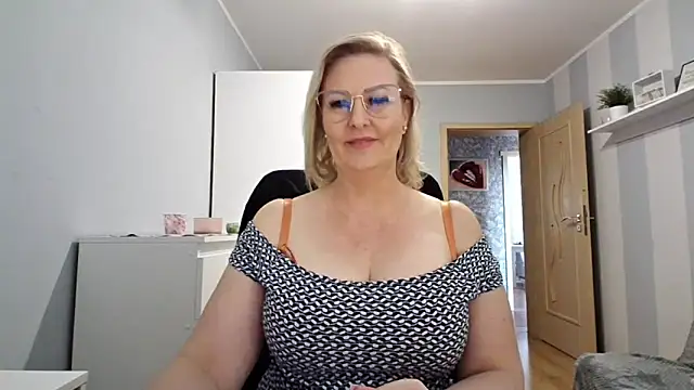 DianaLive online show from March 28, 2026, 11:44 am