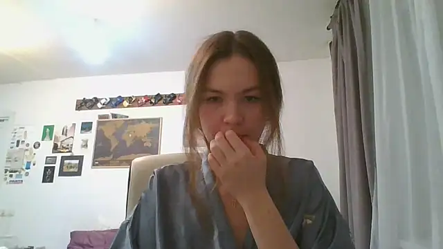 Snapshot of Glitter_Doll chatting on February 25, 2025, 6:01 pm Glitter Doll online show from February 25, 2025, 6:01 pm