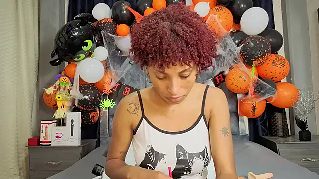 Snapshot of Effie_cooper chatting on October 23, 2025, 7:45 pm Effie cooper online show from October 23, 2025, 7:45 pm