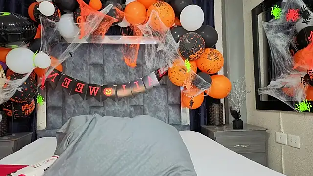 Snapshot of Effie_cooper chatting on October 27, 2025, 7:15 pm Effie cooper online show from October 27, 2025, 7:15 pm