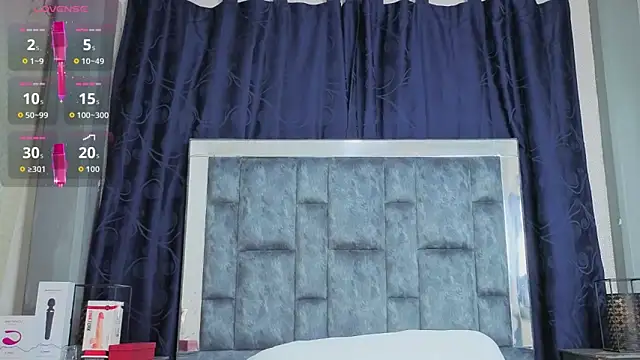 Snapshot of Effie_cooper chatting on September 10, 2025, 7:35 pm Effie cooper online show from September 10, 2025, 7:35 pm