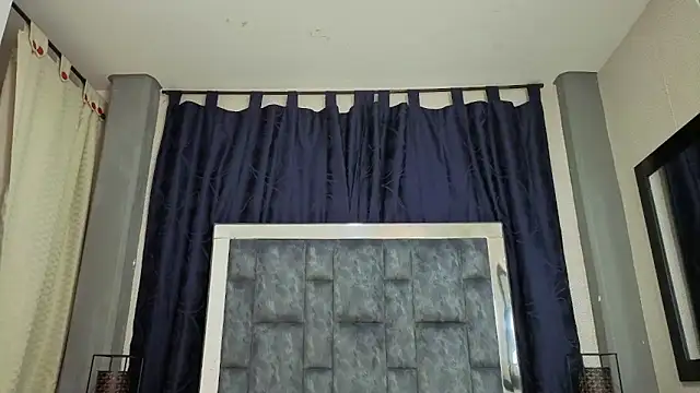 Snapshot of Effie_cooper chatting on November 7, 2025, 6:56 pm Effie cooper online show from November 7, 2025, 6:56 pm