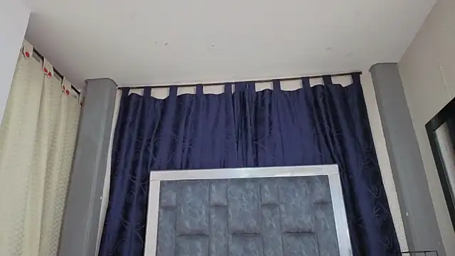 Snapshot of Effie_cooper chatting on September 21, 2025, 6:13 pm Effie cooper online show from September 21, 2025, 6:13 pm