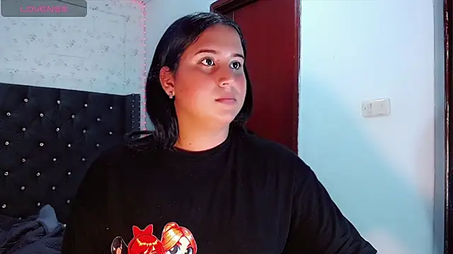 sofiadoly  online show from February 22, 2025, 2:19 pm