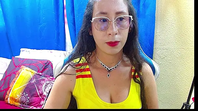 Gia leinn online show from July 7, 2026, 6:33 pm