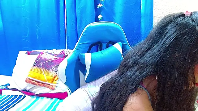 Gia leinn online show from July 5, 2026, 2:24 pm