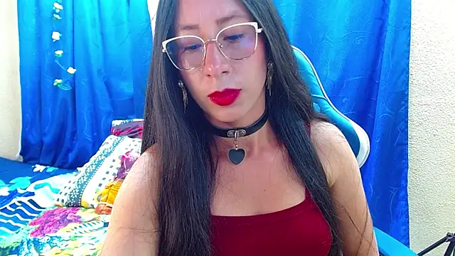 Snapshot of Gia_leinn chatting on April 18, 2026, 7:29 pm Gia leinn online show from April 18, 2026, 7:29 pm