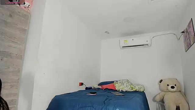 Snapshot of flor_herrera01 chatting on February 14, 2026, 4:56 am flor herrera01 online show from February 14, 2026, 4:56 am