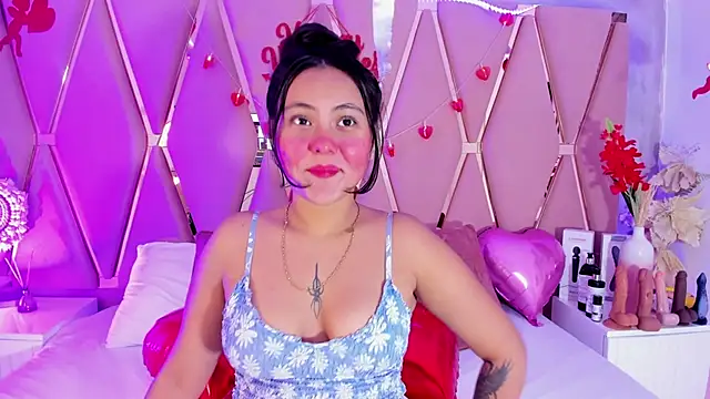 Snapshot of Emily_Black1 chatting on February 22, 2026, 8:21 pm Emily Black1 online show from February 22, 2026, 8:21 pm