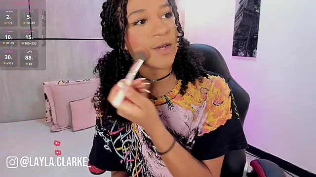 Layla Clarke online show from March 25, 2026, 3:39 am