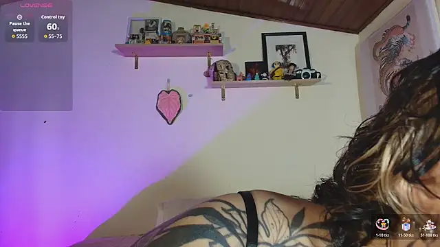 BrielaVeil online show from December 5, 2025, 4:49 pm